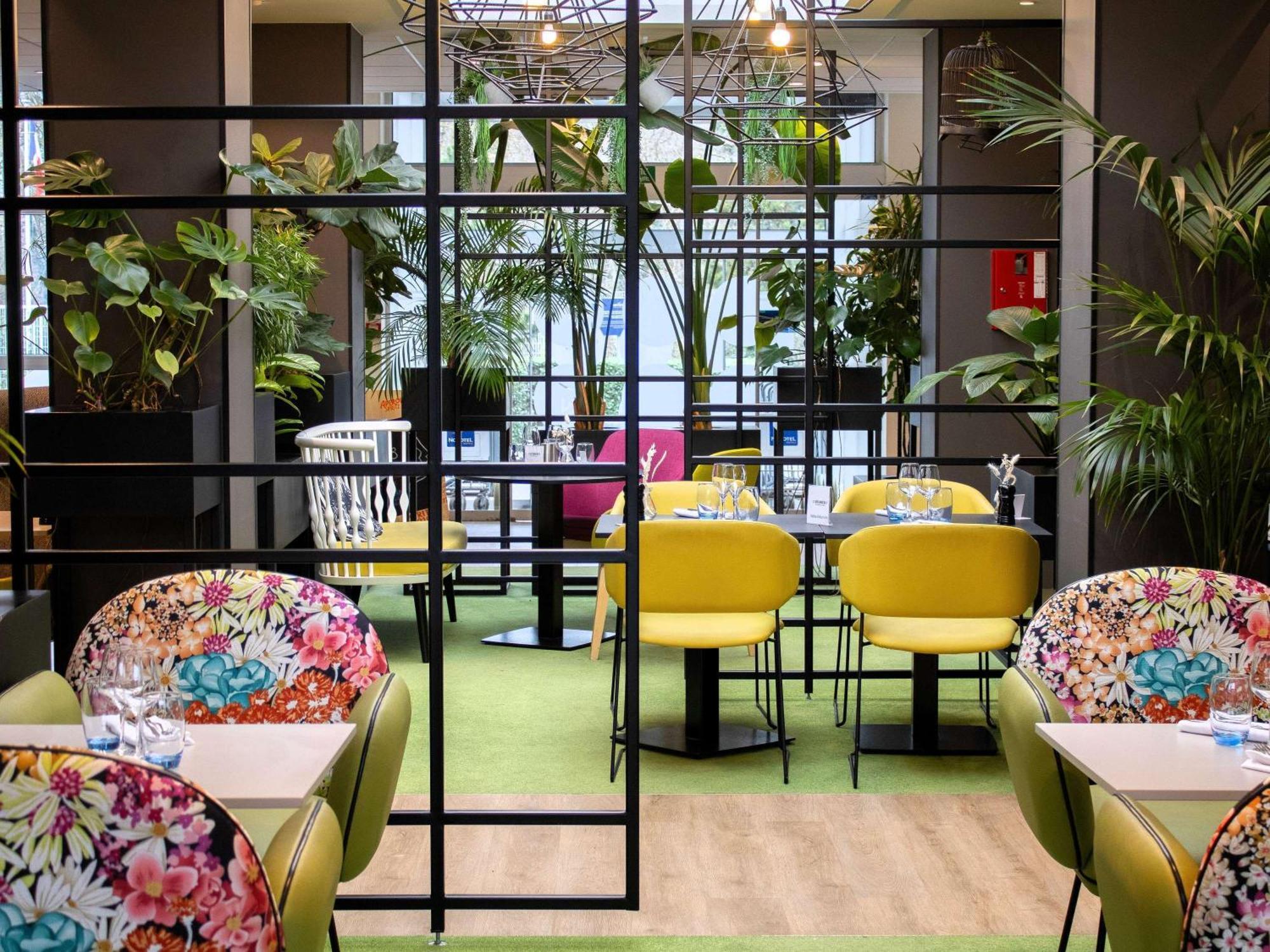 Hotel Novotel Evry 4*