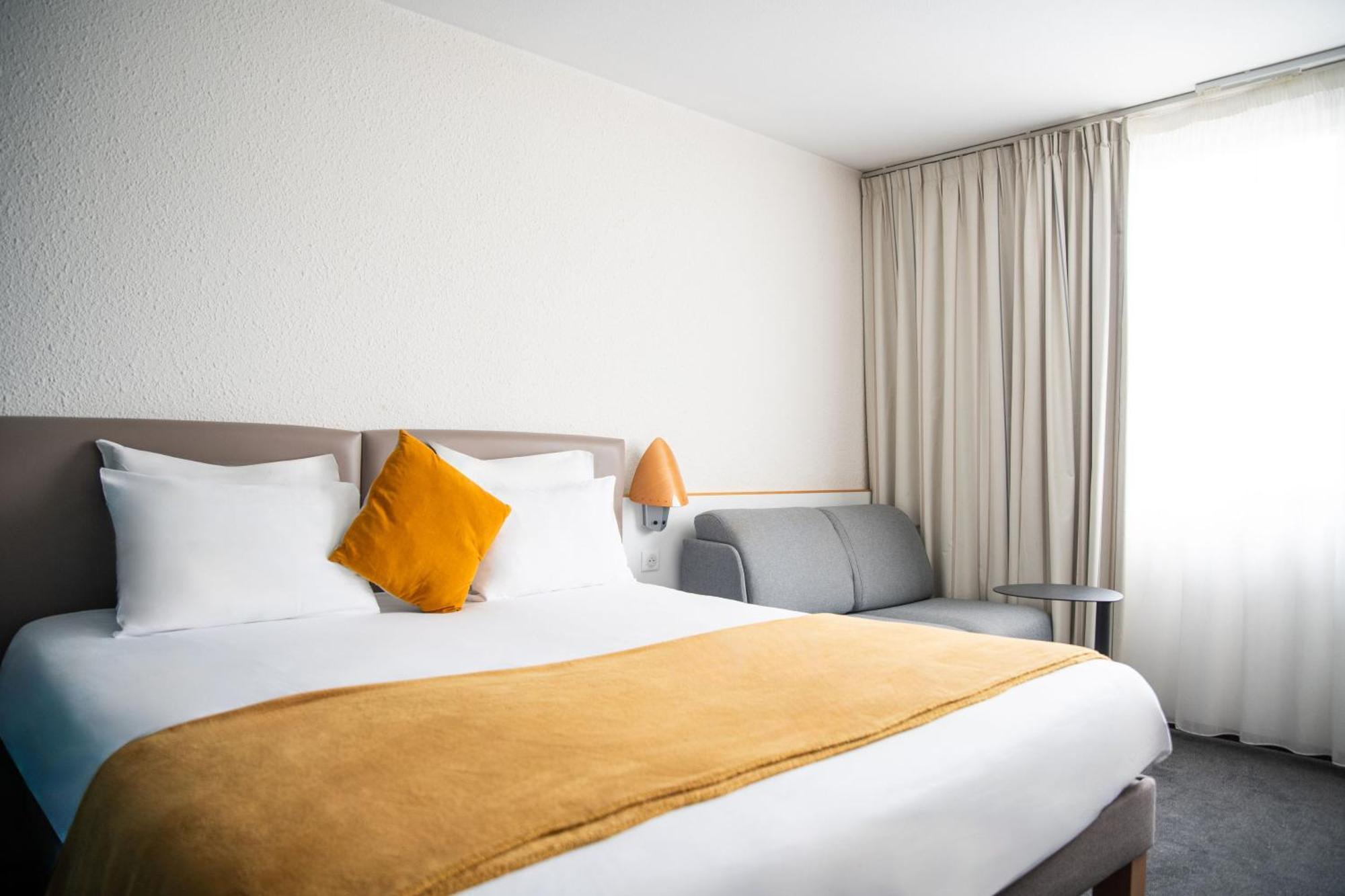 Hotel Novotel Evry 4*
